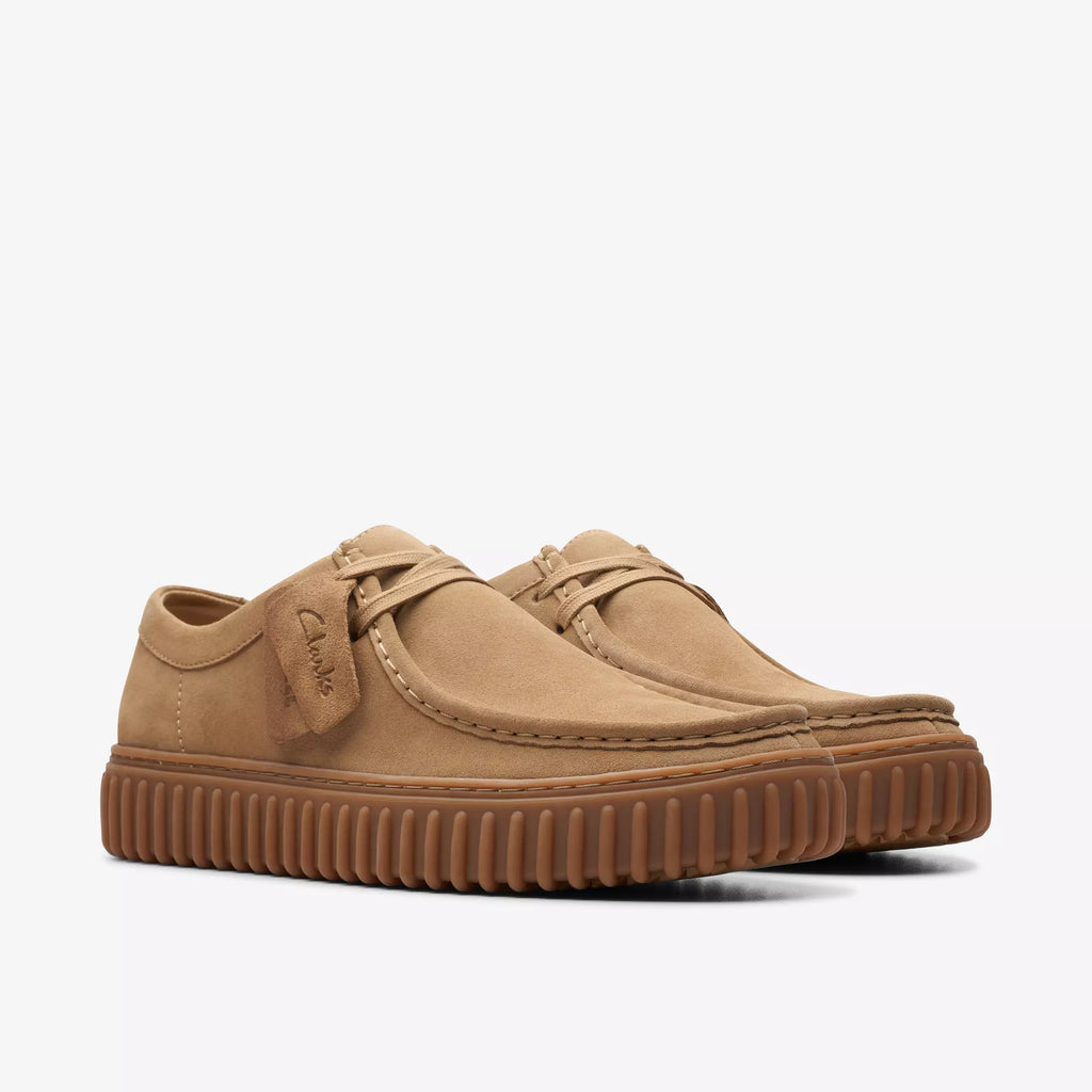CLARKS Torhill Lo dark sand