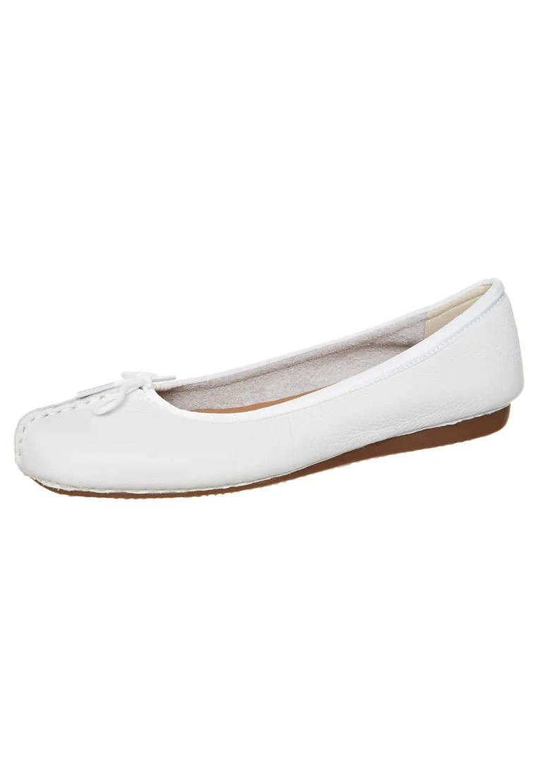 CLARKS Freckle Ice white leather