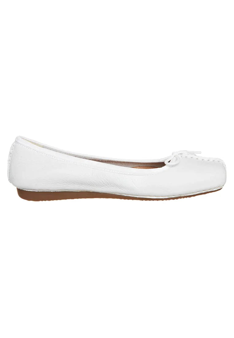 CLARKS Freckle Ice white leather